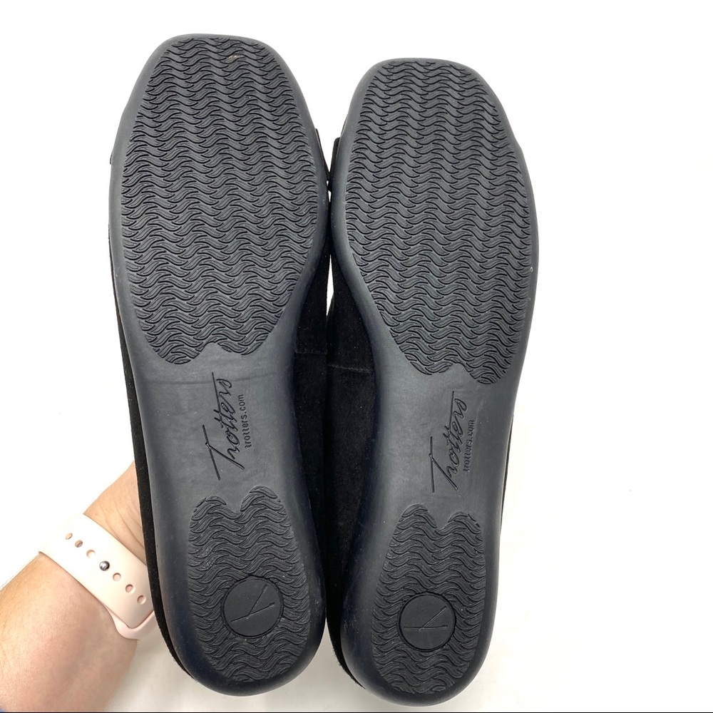 Trotters Sizzle Signature Black Suede flats NARROW - Picture 5 of 8